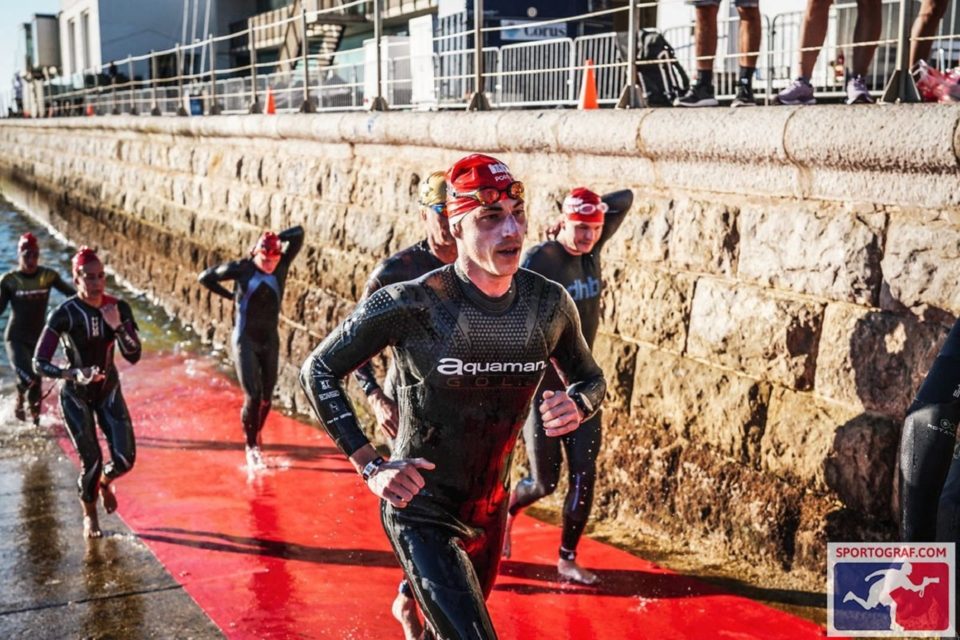 Jean-Charles Jacquier à la sortie de l'épreuve de natation